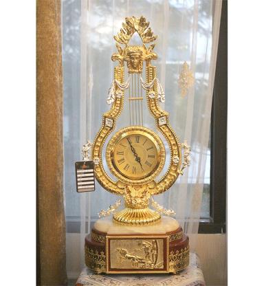 Đồng hồ để bàn chất liệu đồng mạ vàng 24k